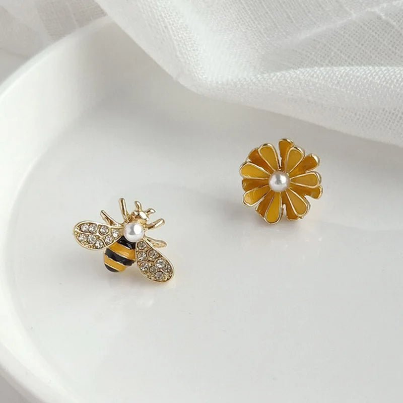 Bee Daisy Flower Earrings - Zafinne Jewelry