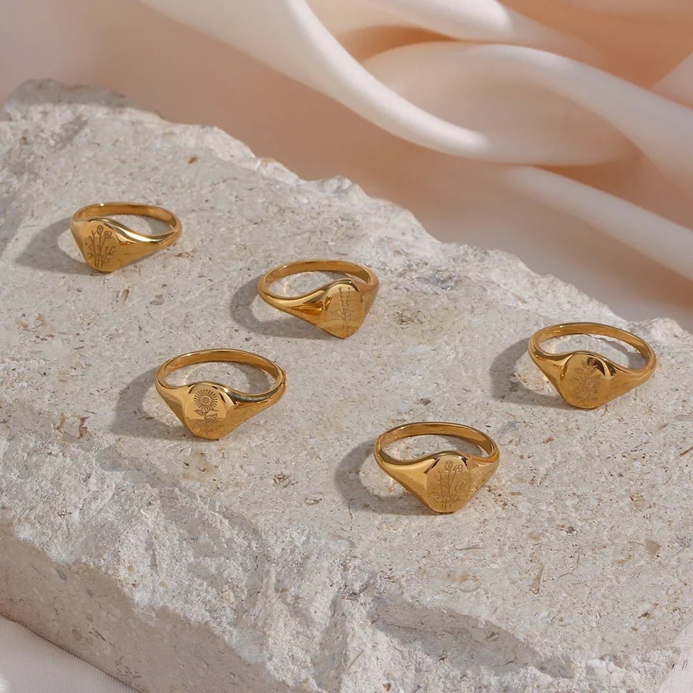Botanical Gold Signet Ring - Zafinne Jewelry
